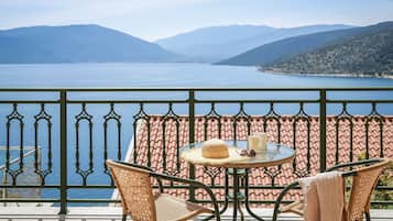 Villa, 1 camera da letto, piscina privata, vista mare | Biancheria da letto di alta qualità, cassaforte in camera