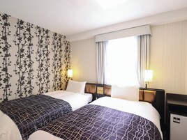 Cubrecamas, escritorio y cortinas blackout 