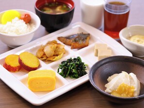 Sarapan bufet setiap hari dengan fi 