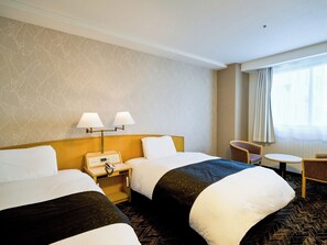 Desk, free WiFi, bed sheets - APA Hotel Takamatsu Airport (Takamatsu)