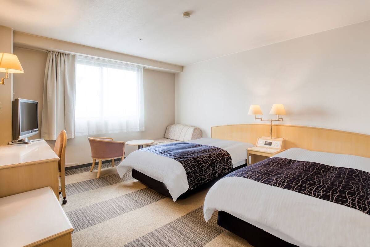 Desk, free WiFi, bed sheets