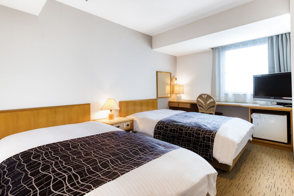 Down comforters, desk, blackout drapes, free WiFi