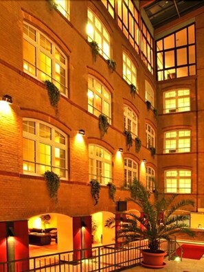 Façade de l��’hébergement - soirée/nuit