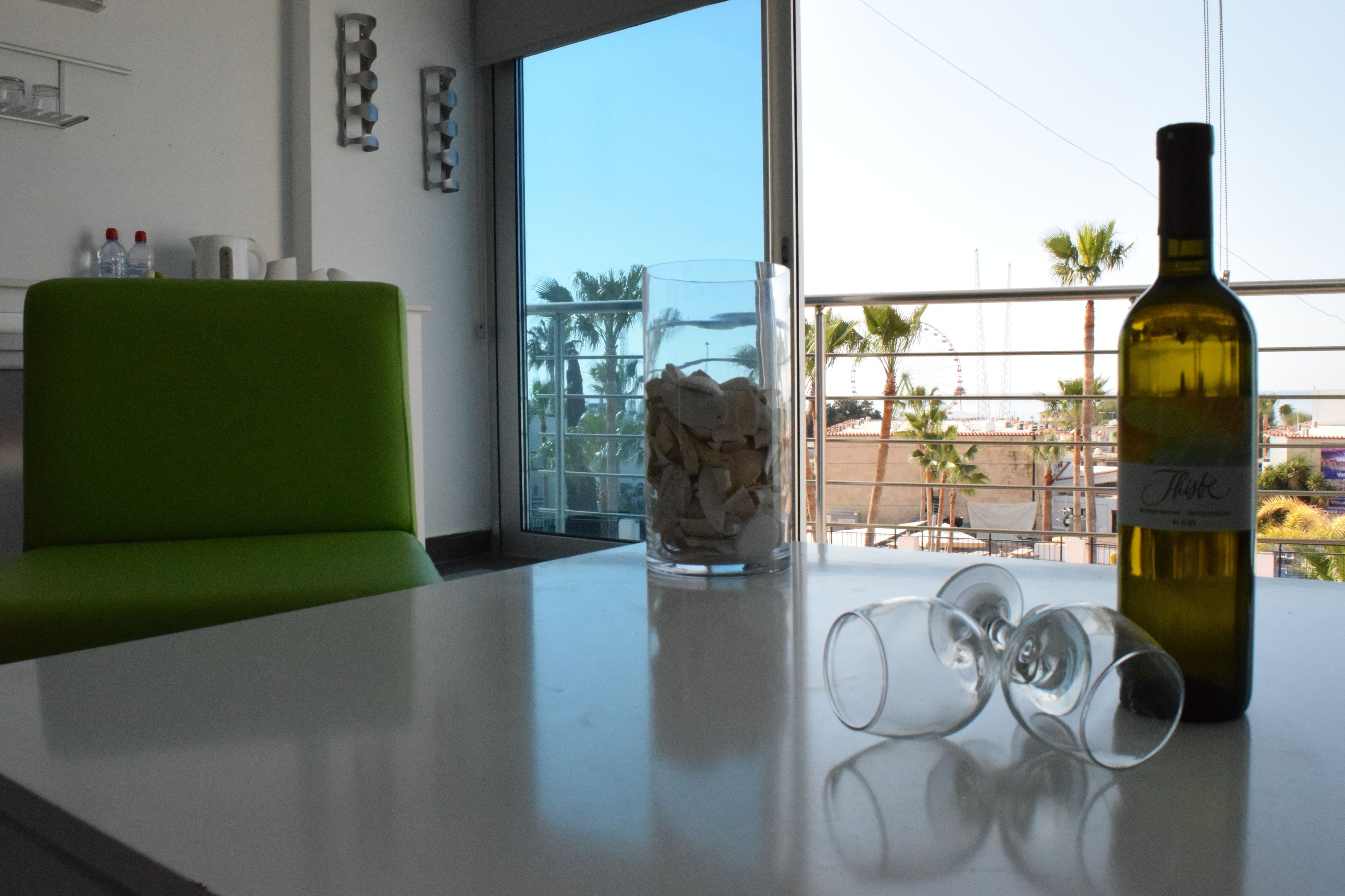 Estudio de lujo, balcón | Servicio de la habitación