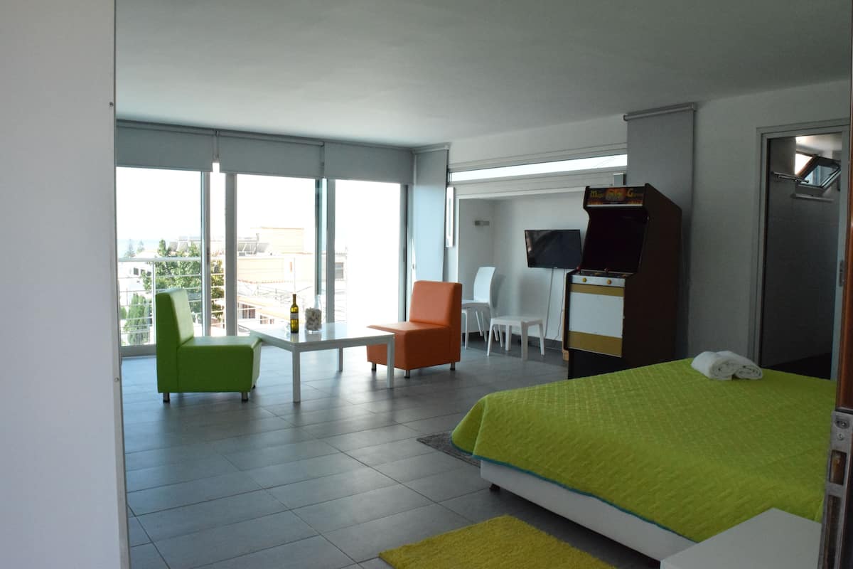 Luxury Studio, Balcony | Premium bedding, minibar, desk, blackout curtains