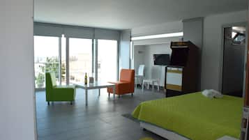 Studio Luxe, balcon | Literie de qualité supérieure, minibar, bureau, rideaux occultants