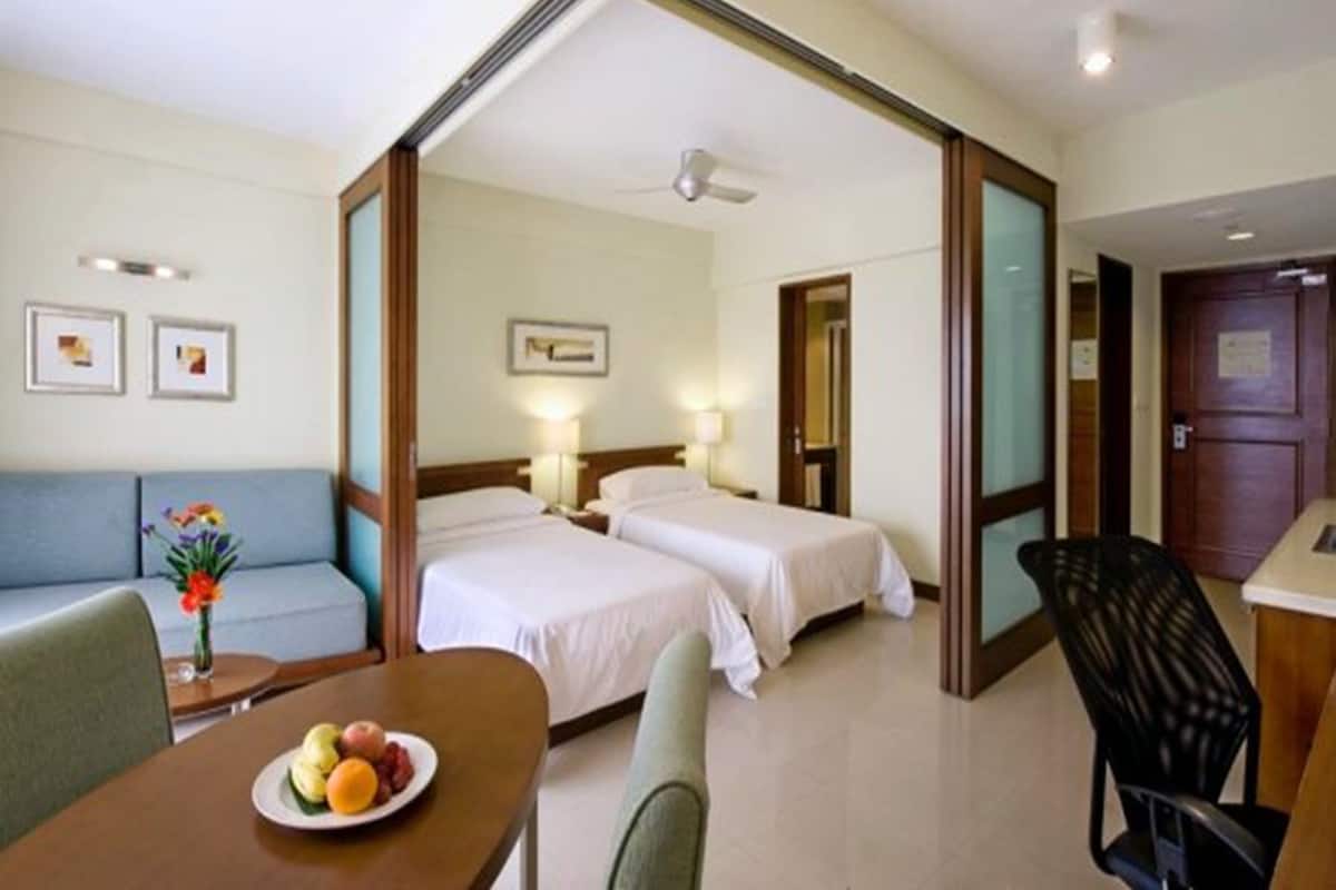 Een minibar, een kluis op de kamer, gratis babybedden, gratis wifi