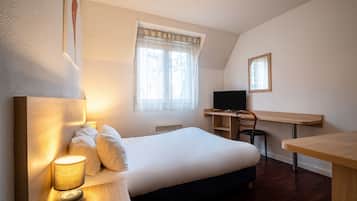1 habitaciĂłn, ropa de cama de alta calidad y escritorio
