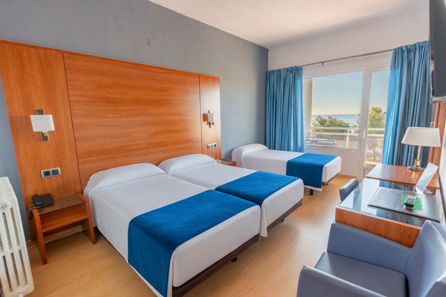 Caixa forta a l'habitació, escriptori i habitacions insonoritzades 