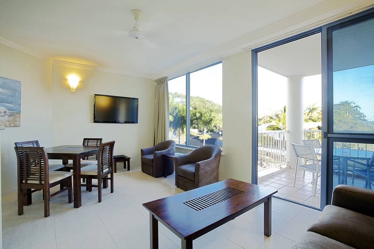 Living area | 32-inch flat-screen TV with satellite channels, TV, DVD player