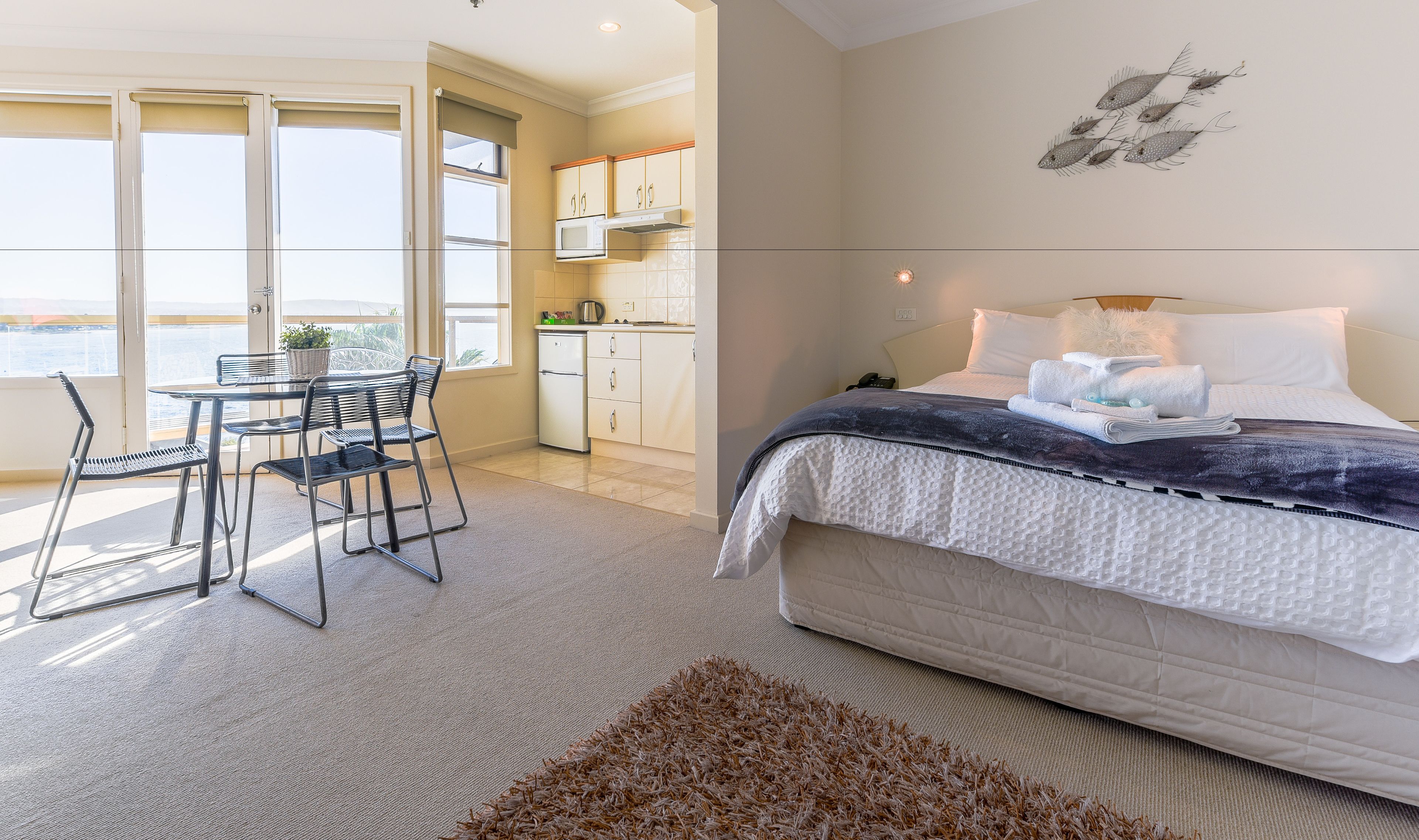 studio, ocean view | 1 bedroom, individually decorated, individually furnished, desk