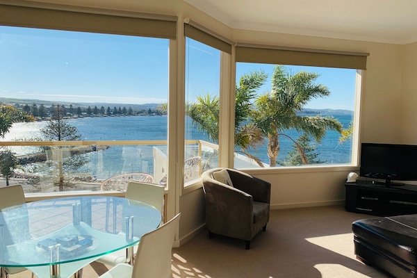 Studio, Ocean & Pool View | 1 bedroom, individually decorated, individually furnished, desk