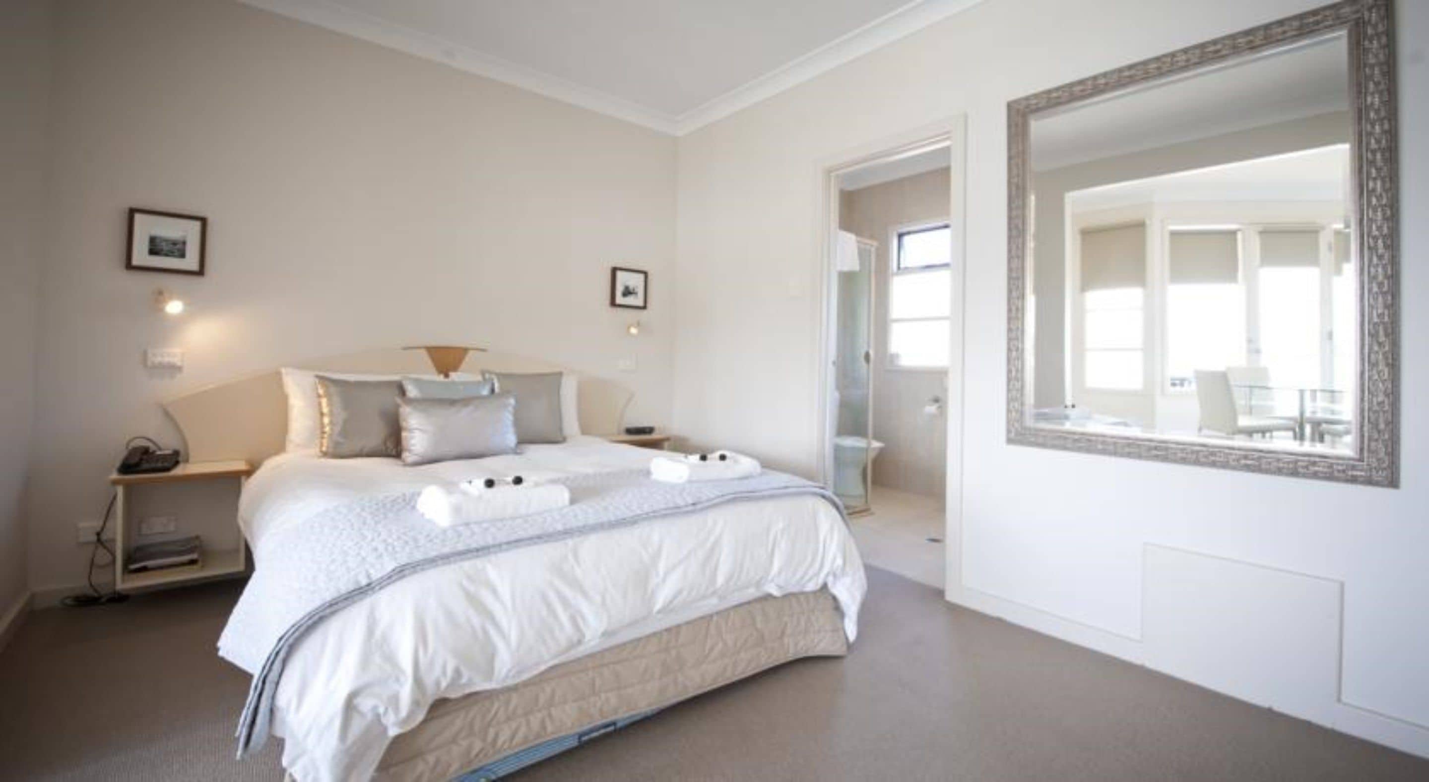 studio, ocean view | 1 bedroom, individually decorated, individually furnished, desk