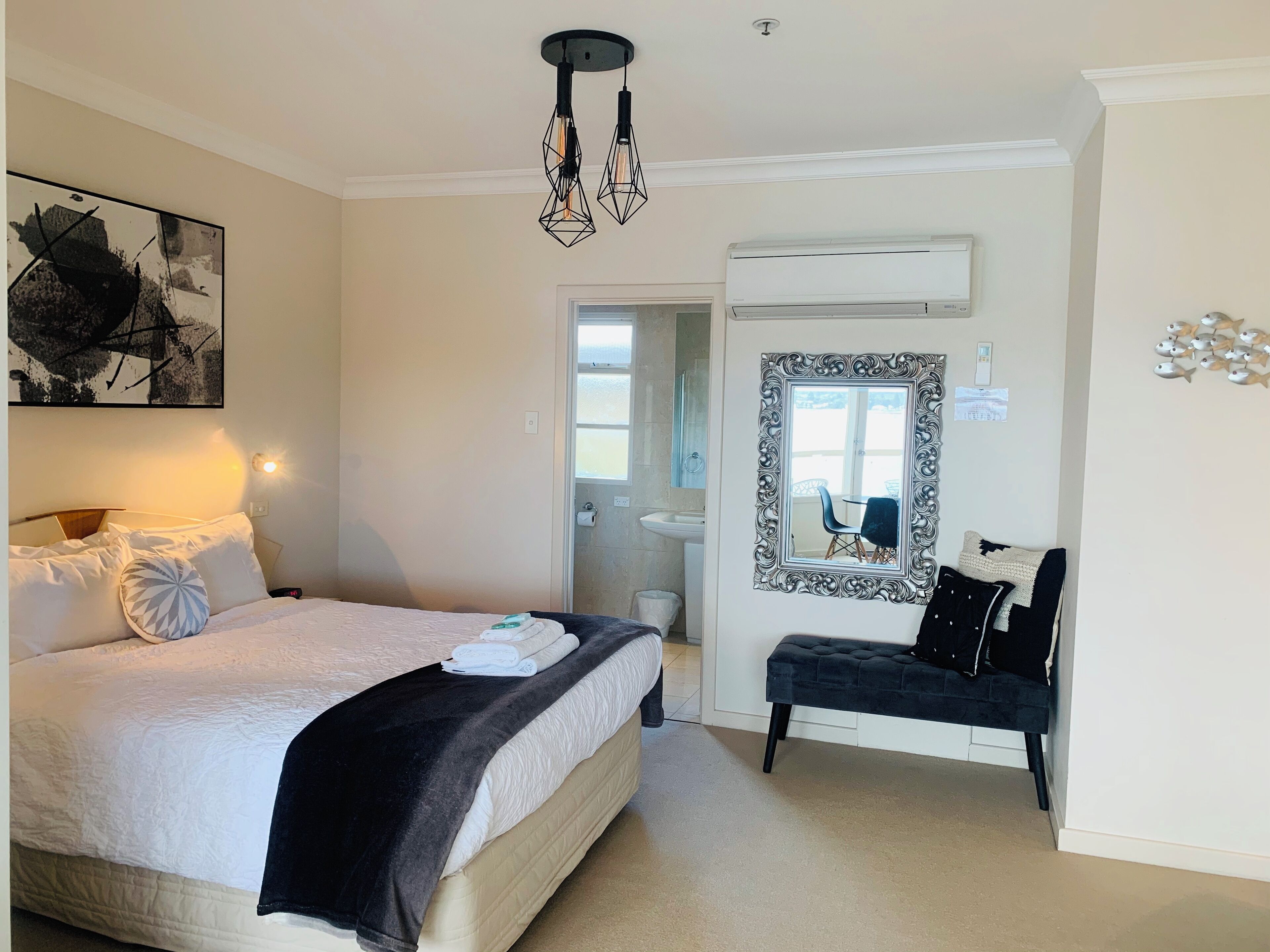 studio, ocean view | 1 bedroom, individually decorated, individually furnished, desk