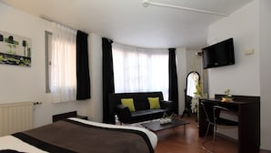 Premium bedding, in-room safe, desk, soundproofing - Castellane (Toulouse)