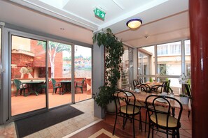 Daily buffet breakfast (EUR 8.90 per person) - Castellane (Toulouse)