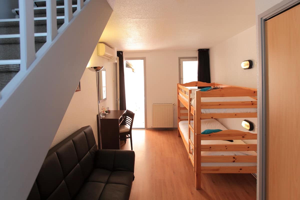 Literie de qualité supérieure, coffres-forts dans les chambres, bureau