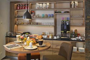 Frokost, lunsj og middag serveres, tyske retter 