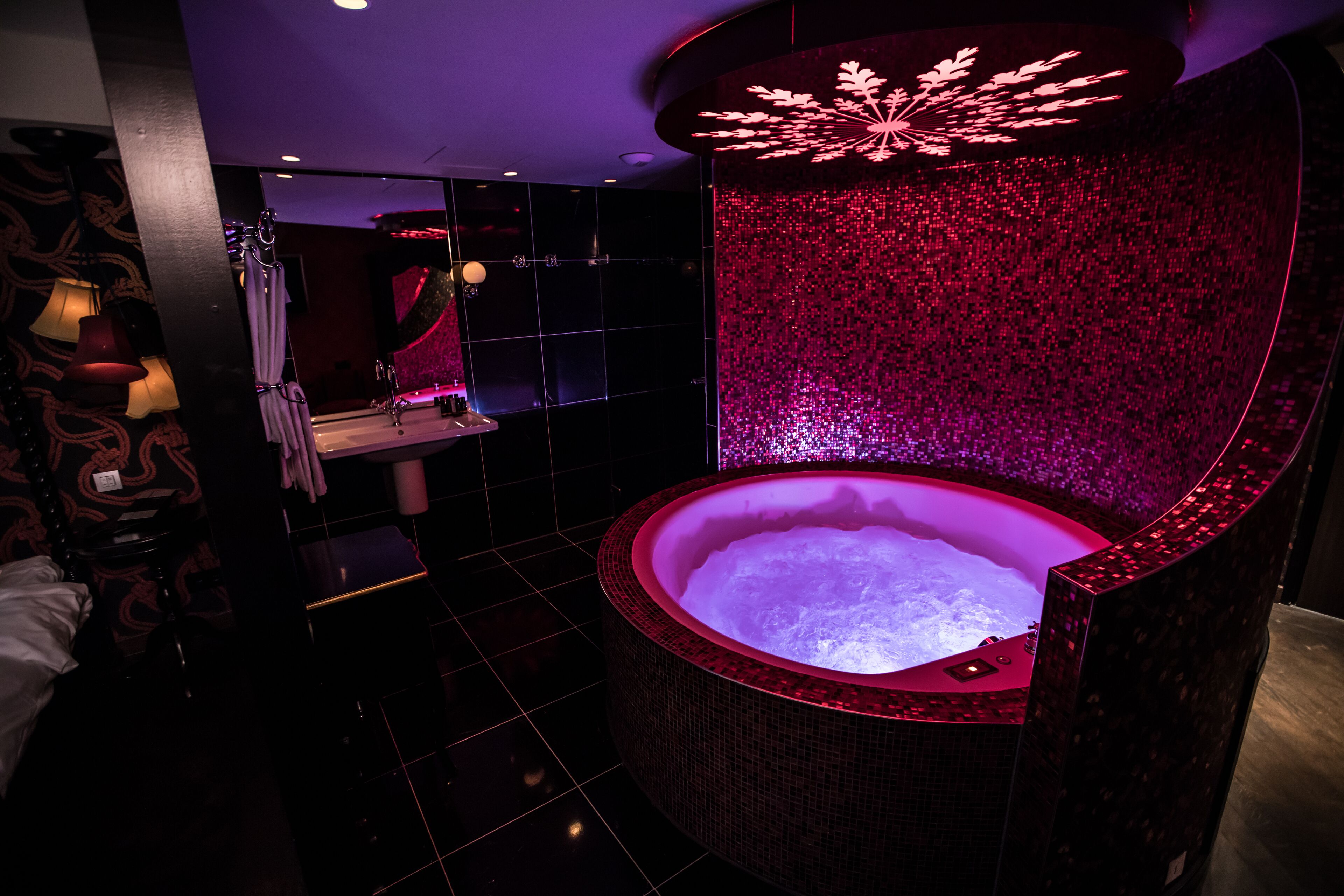 city suite (paris) | bathroom | hair dryer, towels, soap, shampoo