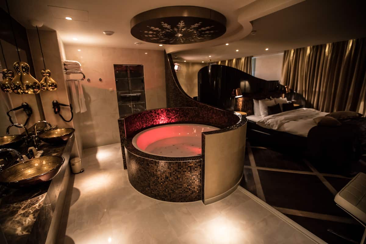 presidential suite | 1 bedroom, individually decorated, individually furnished, desk