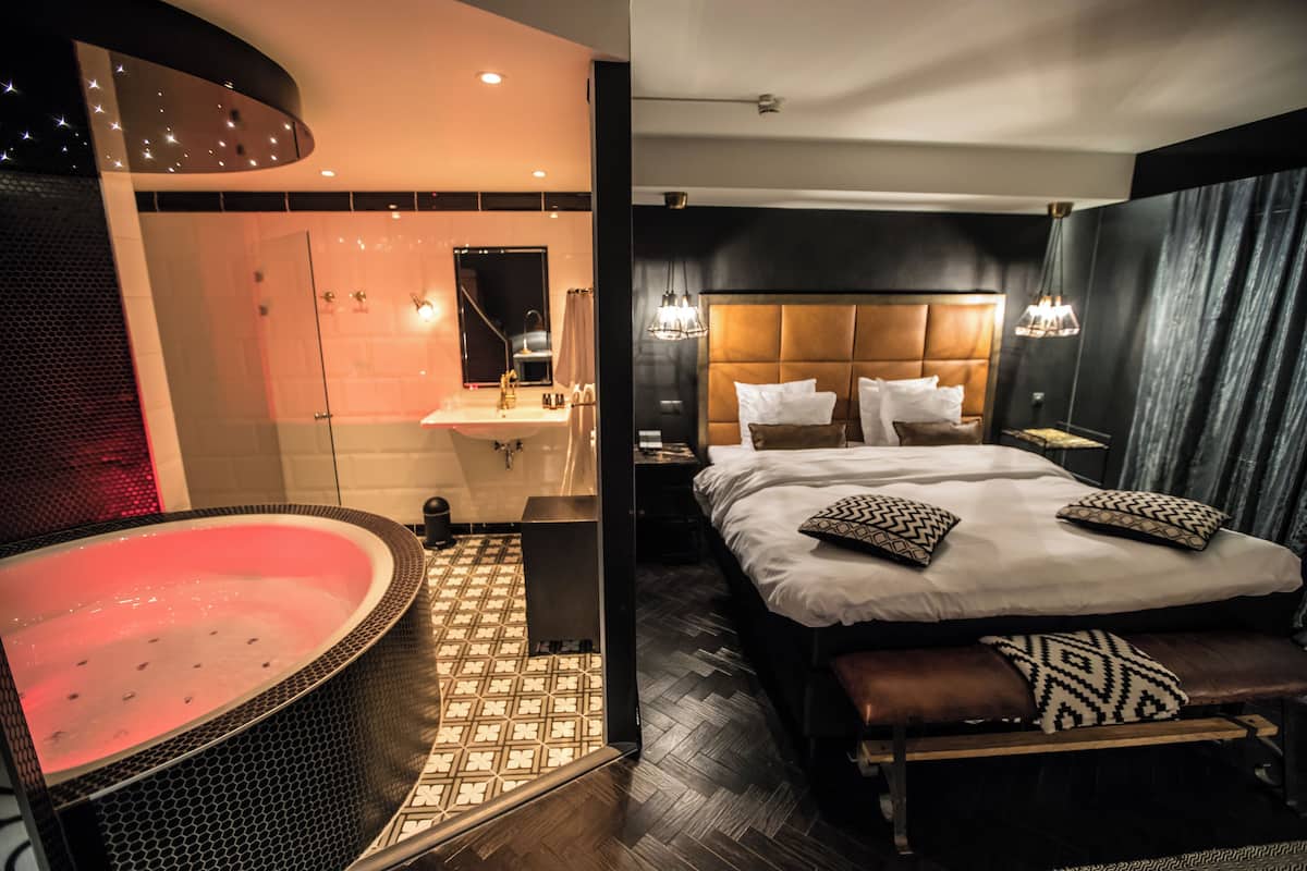 city suite (new york) | 1 bedroom, individually decorated, individually furnished, desk