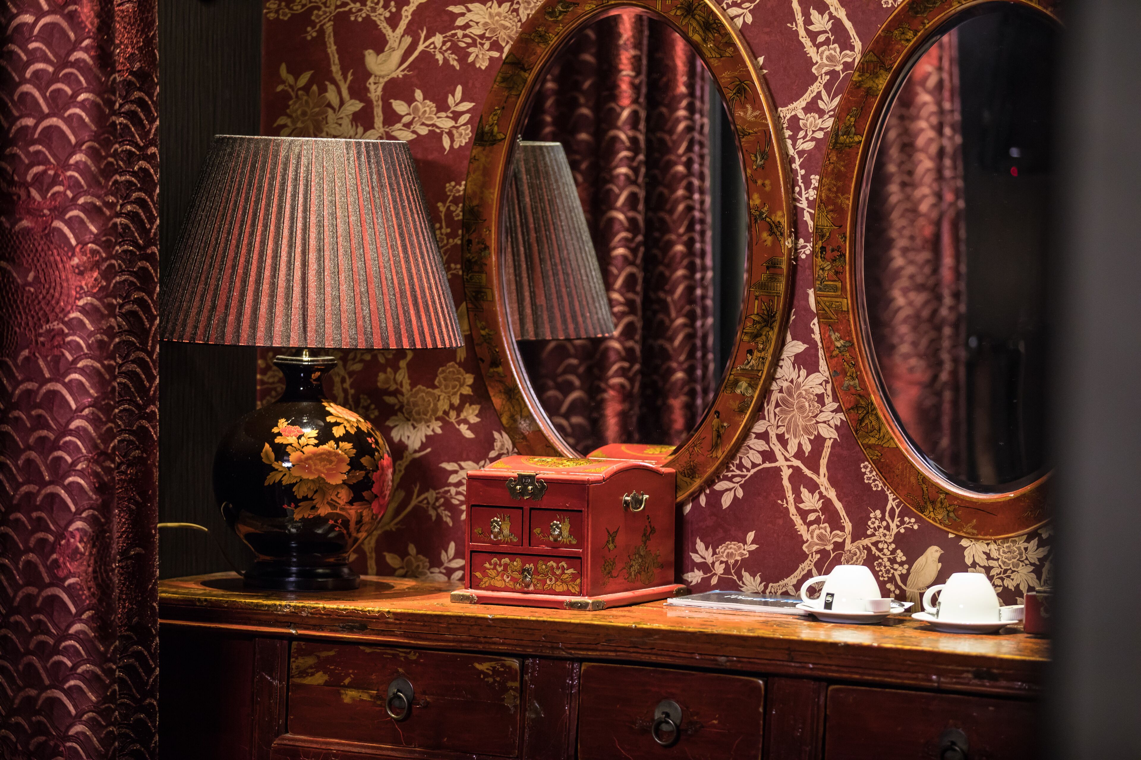 city suite (hong kong) | 1 bedroom, individually decorated, individually furnished, desk