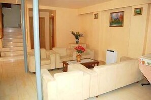 Khu tiếp khách ở sảnh