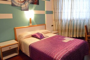 Bureau, Wi-Fi gratuit, draps fournis