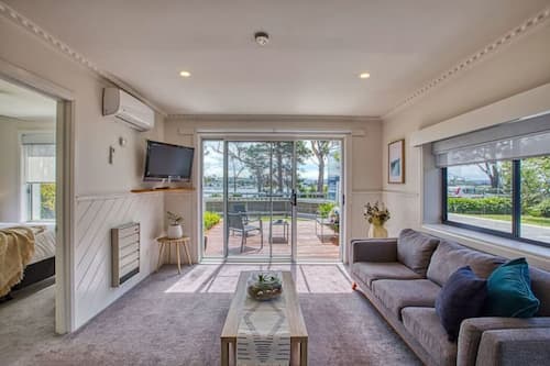 Harbour View Two Bedroom Apartment | Living area