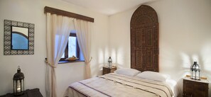 Standard Room, 1 Double Bed | Soundproofing, iron/ironing board, free WiFi