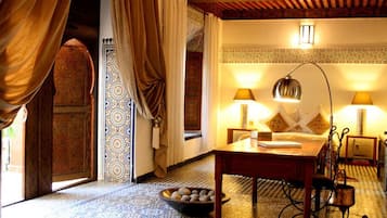 Premium bedding, in-room safe, desk, iron/ironing board