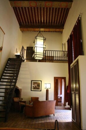 Orange Suite | Living area