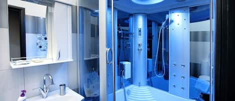 Appartamento Standard, 1 camera da letto, cucina | Bagno | Set di cortesia gratuito, asciugacapelli, pantofole, asciugamani