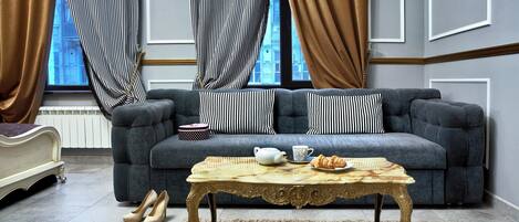 32-inch LED TV with cable channels, TV