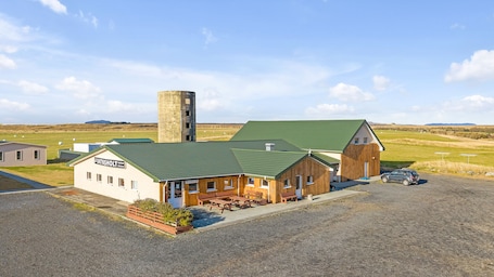 Exterior. Guesthouse Vatnsholt