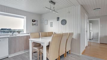 Apartamento conforto, 3 quartos, cozinha, vista para o lago (Basement) | Sala de jantar