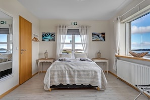 Quadruple Room, Private Bathroom (for 4 people) | 3 bedrooms, individually decorated, individually furnished, WiFi