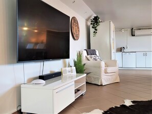 Classic House, 3 Bedrooms, Kitchen, Valley View | Living room