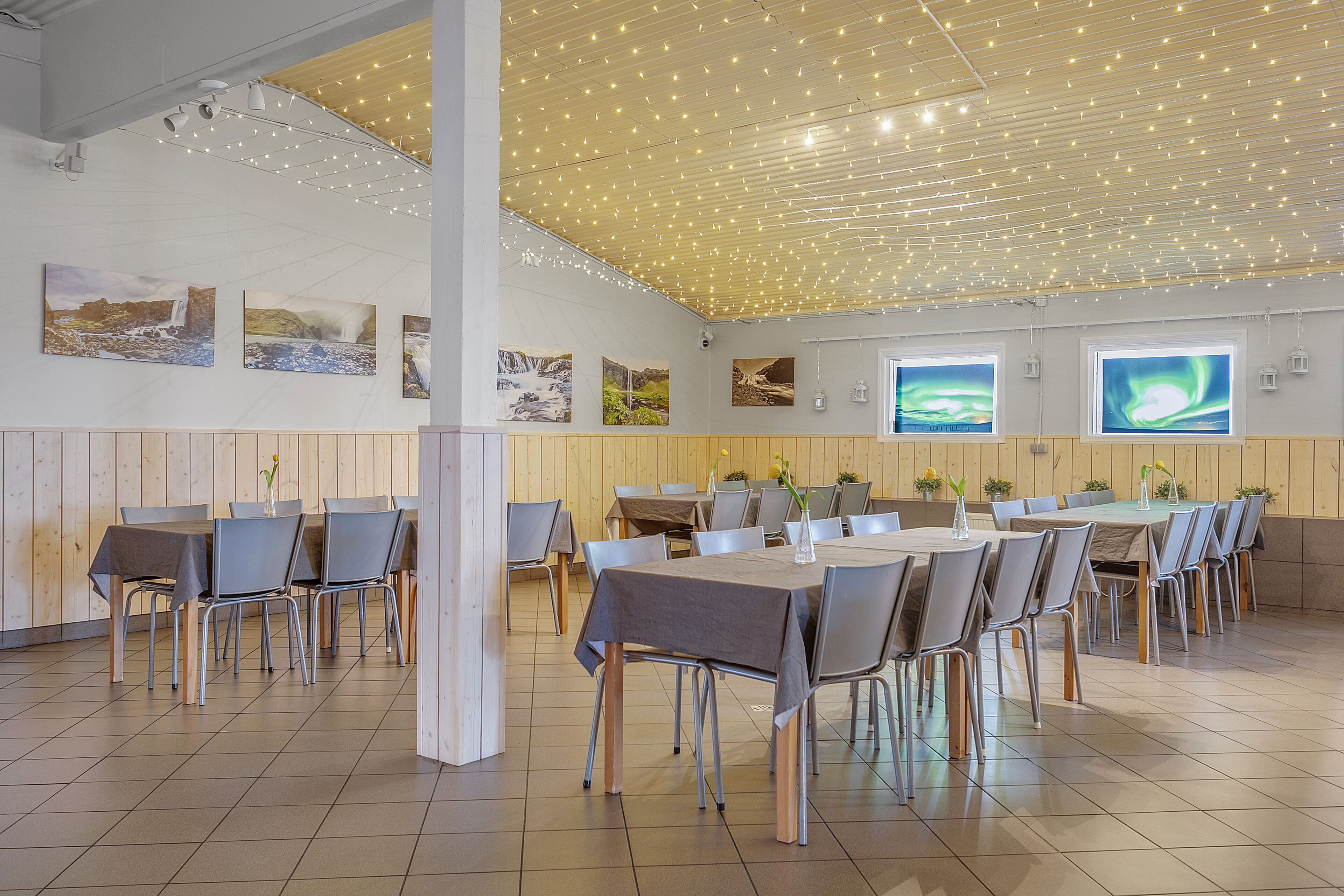 Tägliches Frühstücksbuffet (17 EUR pro Person)