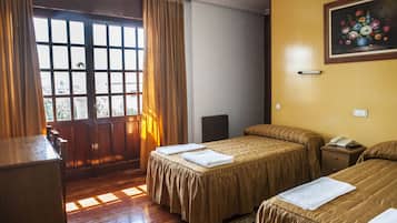 1 bedroom, desk, free WiFi, bed sheets