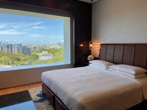 Hochwertige Bettwaren, Zimmersafe, individuell eingerichtet