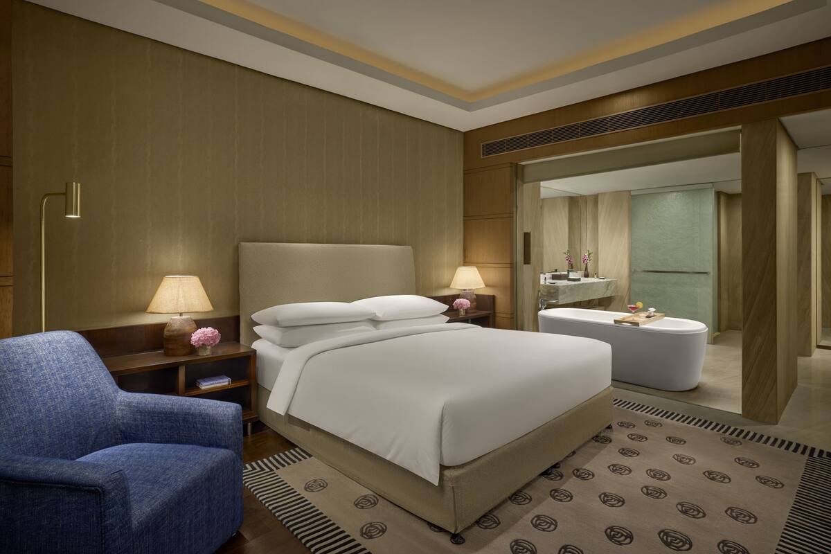 Studio Suite (Diplomat) | Premium bedding, in-room safe, desk, laptop workspace