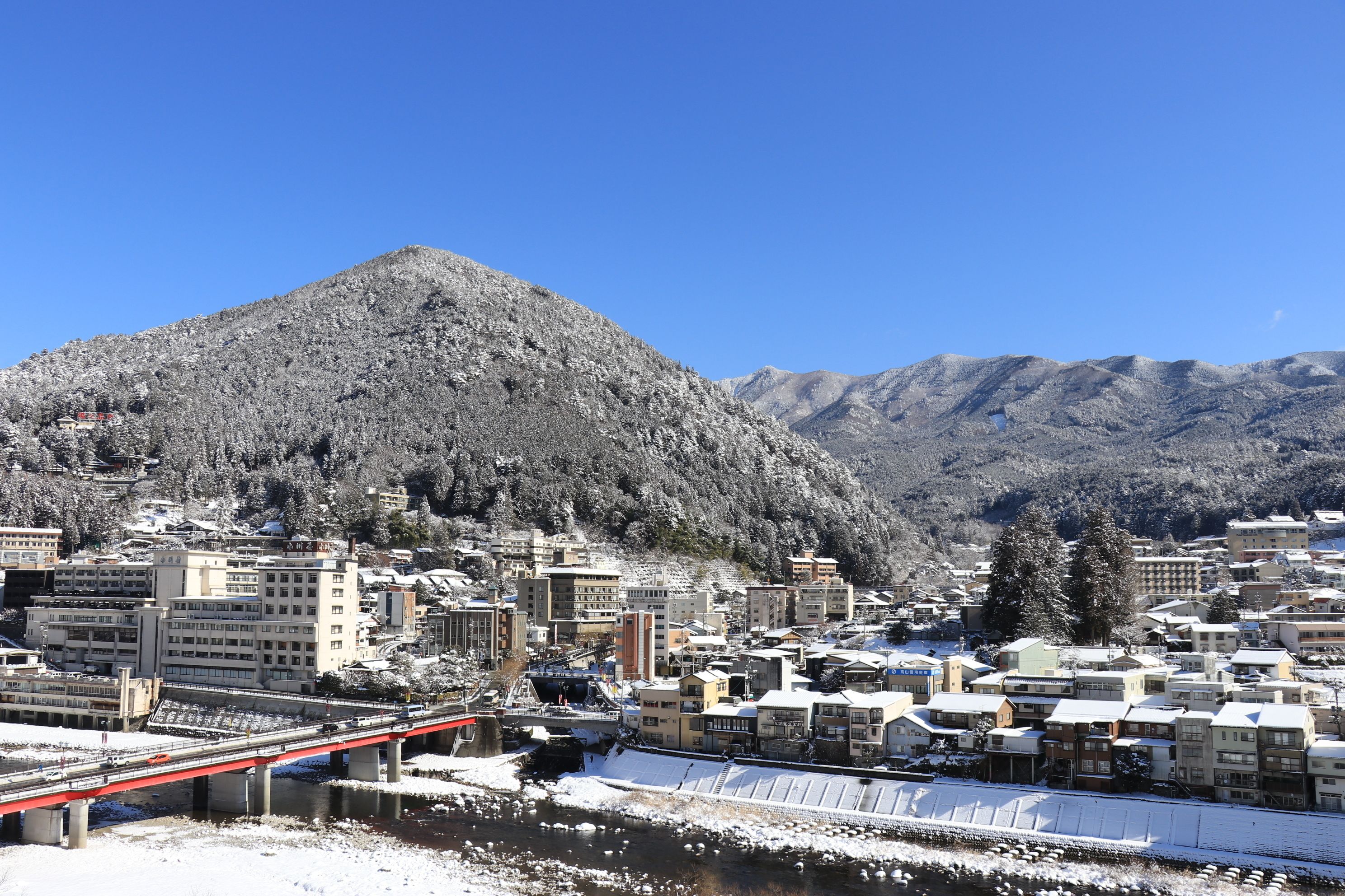 [臨川閣] 和室12.5畳＋6畳＋バルコニー付 [室内温泉風呂付] | バルコニーからの眺望