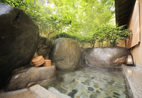 Japanese-Style Premium Suite with Open-Air Bath and Garden - Annex | Bathroom | Free toiletries, hair dryer, slippers, bidet