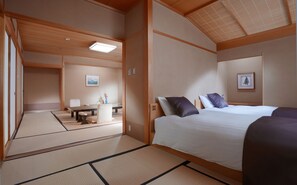 Caja de seguridad en la habitación, escritorio, wifi y ropa de cama
