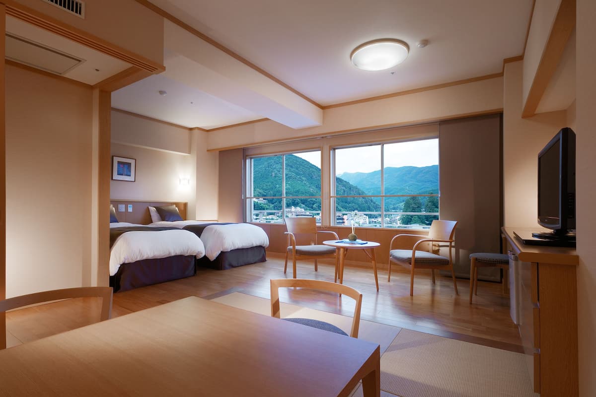 高級客房, 非吸煙房 (with Tatami Area, Futon) | 客房內保險箱、書桌、無線上網、床單