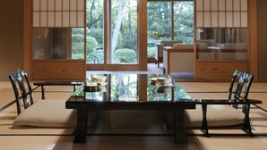 尊荣套房, 副楼 (Japanese Style,Open Air Bath w/Garden)
