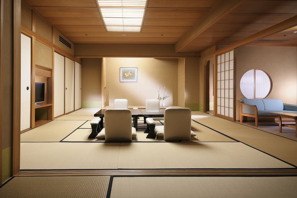 套房 (Japanese-Style) | 客房內保險箱、書桌、無線上網、床單