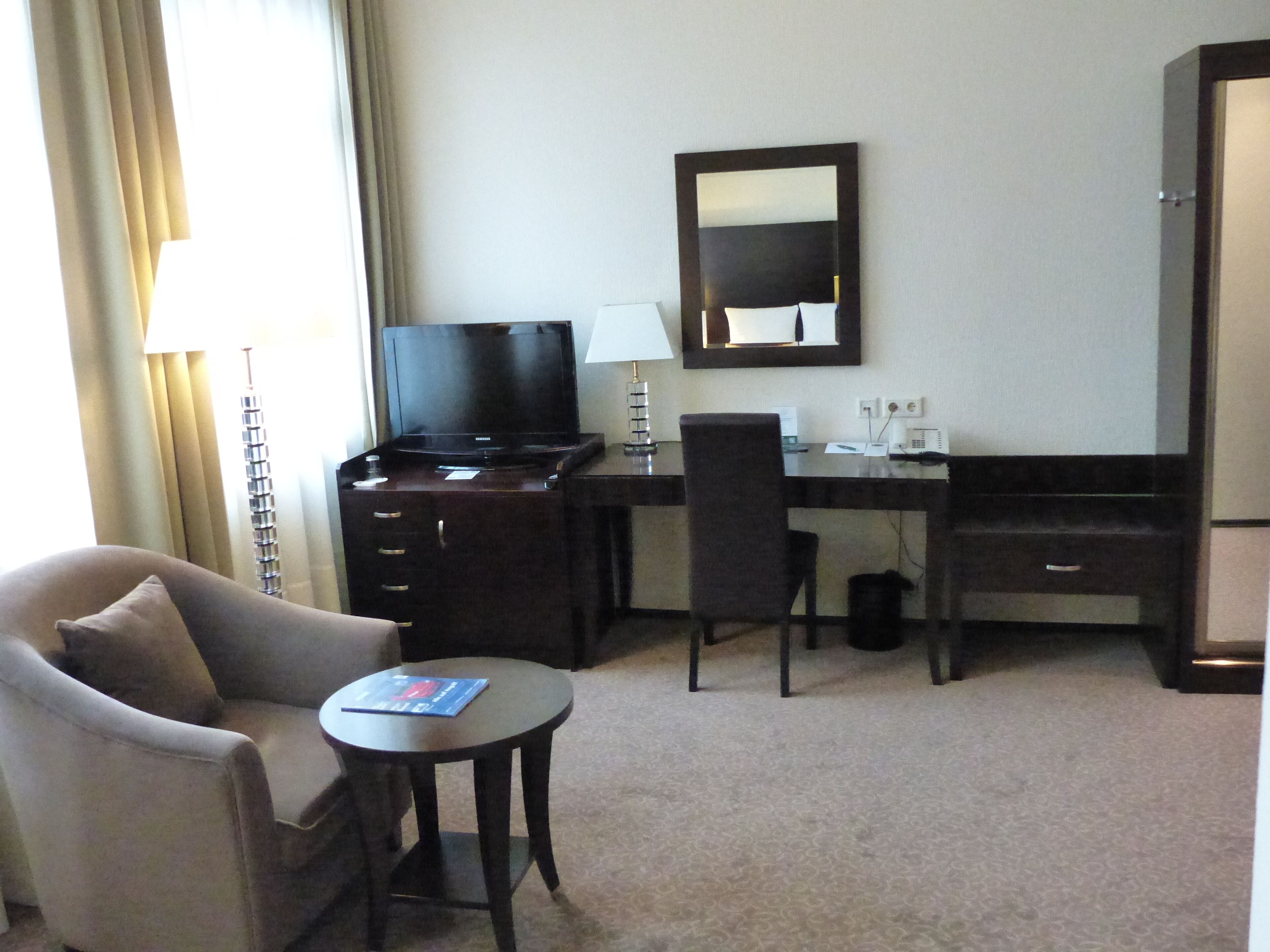 32-inch tv with satellite channels