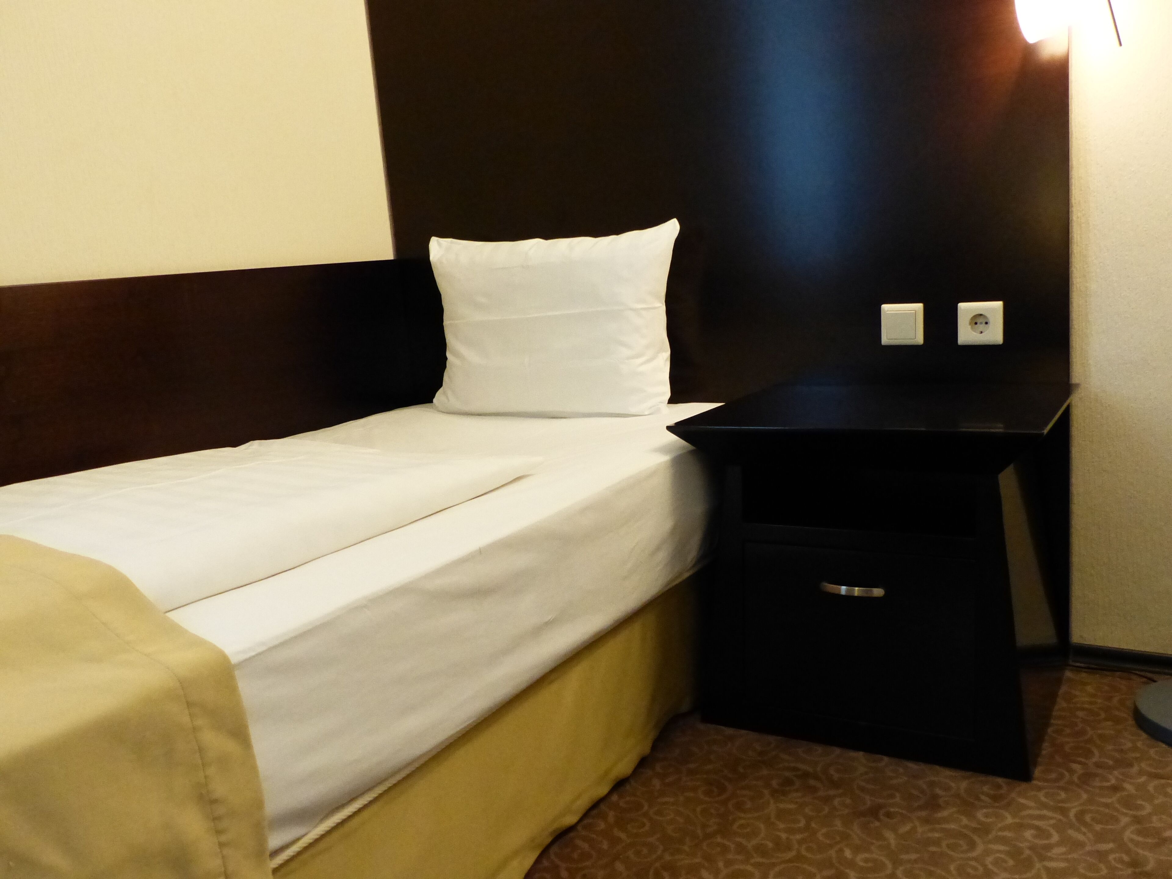 mini single room | hypo-allergenic bedding, minibar, in-room safe, desk
